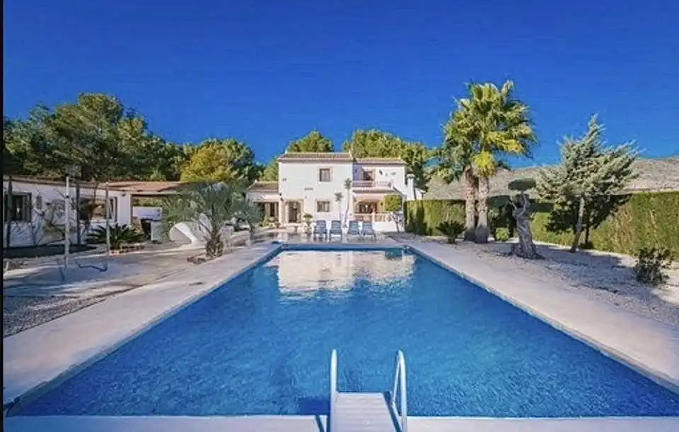Casa amb jardí en venda a Teulada, imagen 2