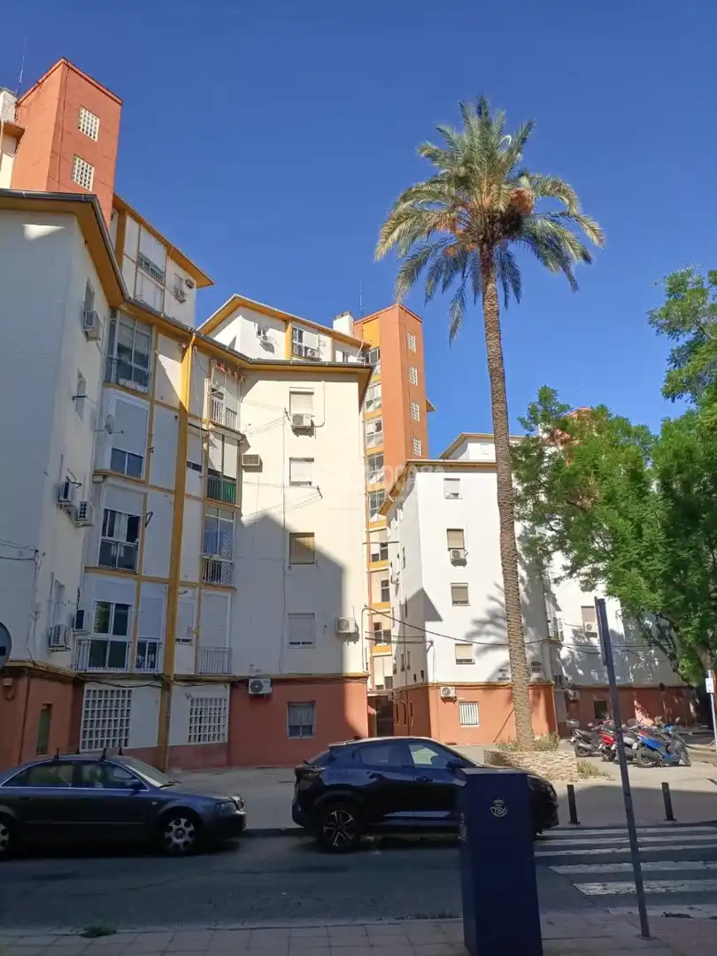 Vista exterior de Pis en venda en Sevilla