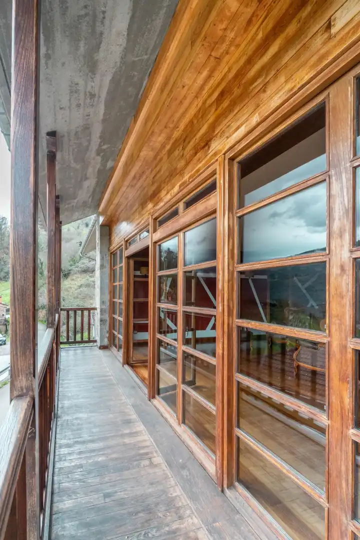 Vista exterior de Finca rústica en venda en Lena amb Jardí privat, Traster i Balcó