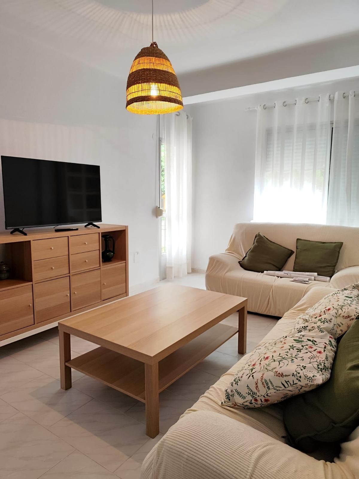 Living room of Flat to rent in Algeciras  with Balcony
