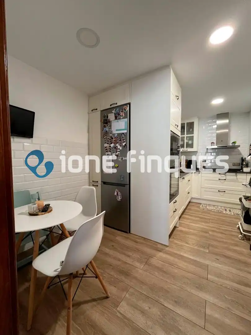 Küche von Wohnung zum Verkauf in Terrassa mit Heizung, Balkon und Internet