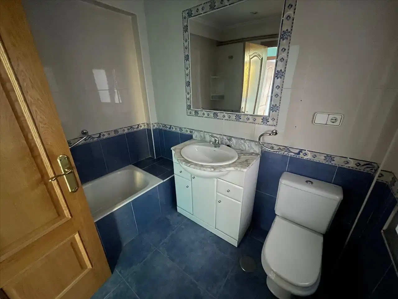 Badezimmer von Wohnung zum Verkauf in Ponferrada mit Balkon