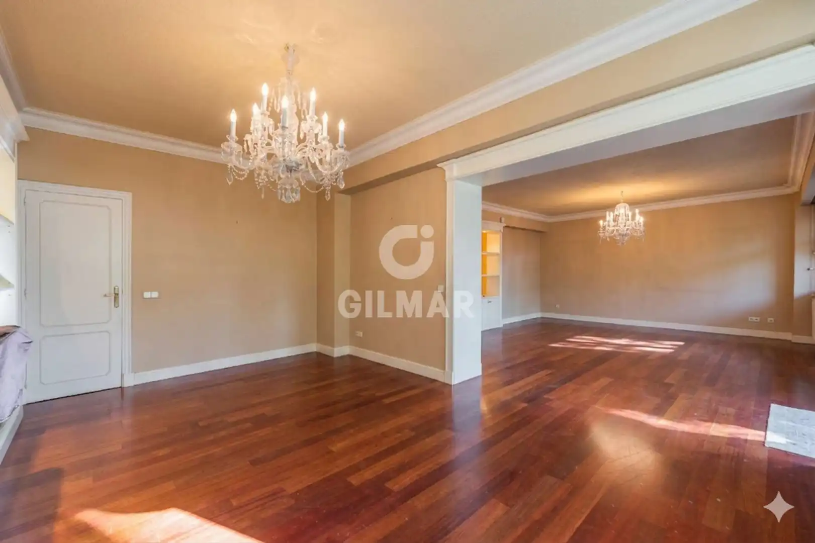 Comedor de Piso en venta en Madrid con Calefacción, Jardín privado y Trastero