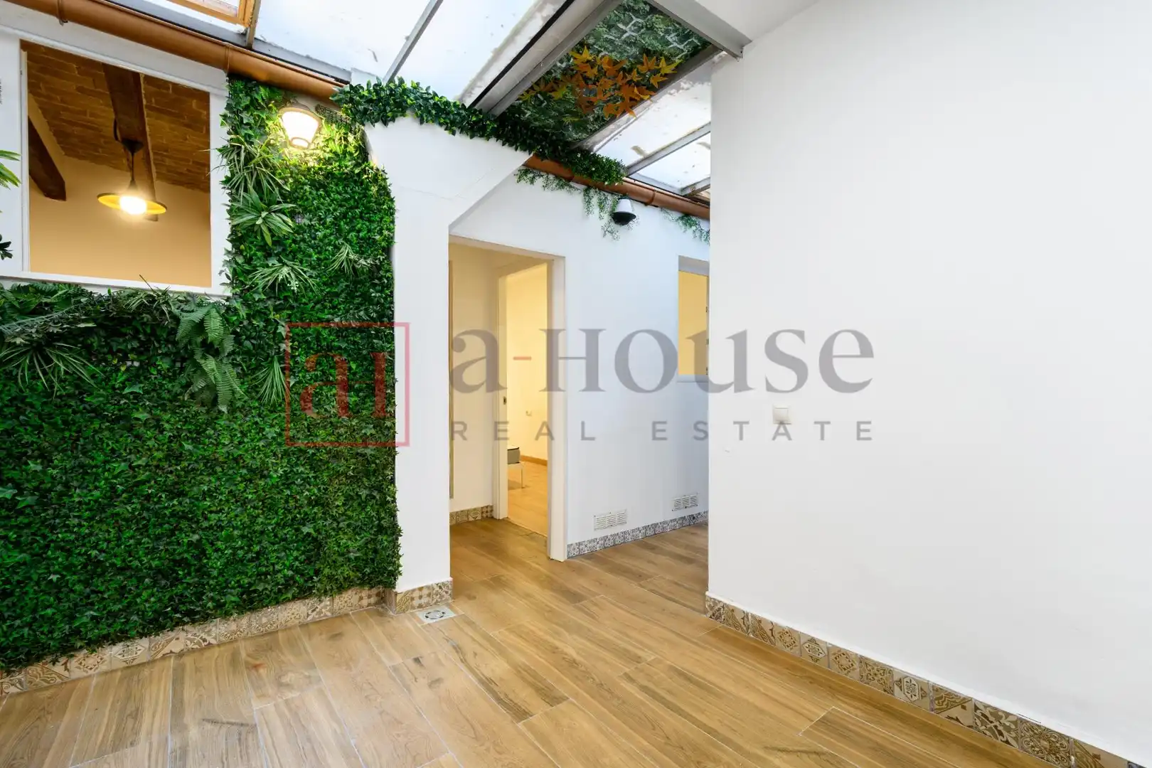 Planta baja en venta en Barcelona con Parquet y Alarma