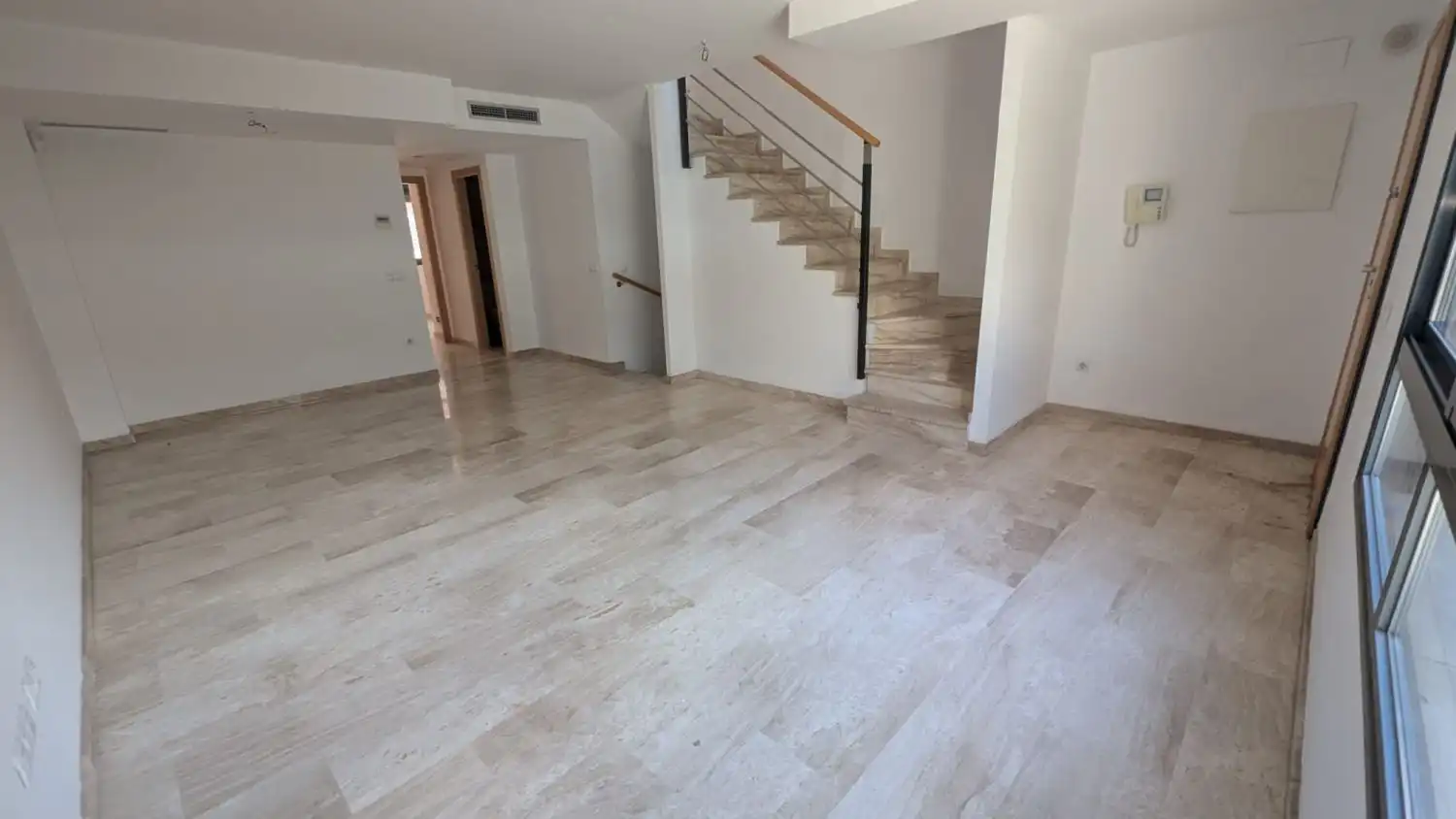 Maison mitoyenne avec terrasse à vendre à MOLINS, imagen 2