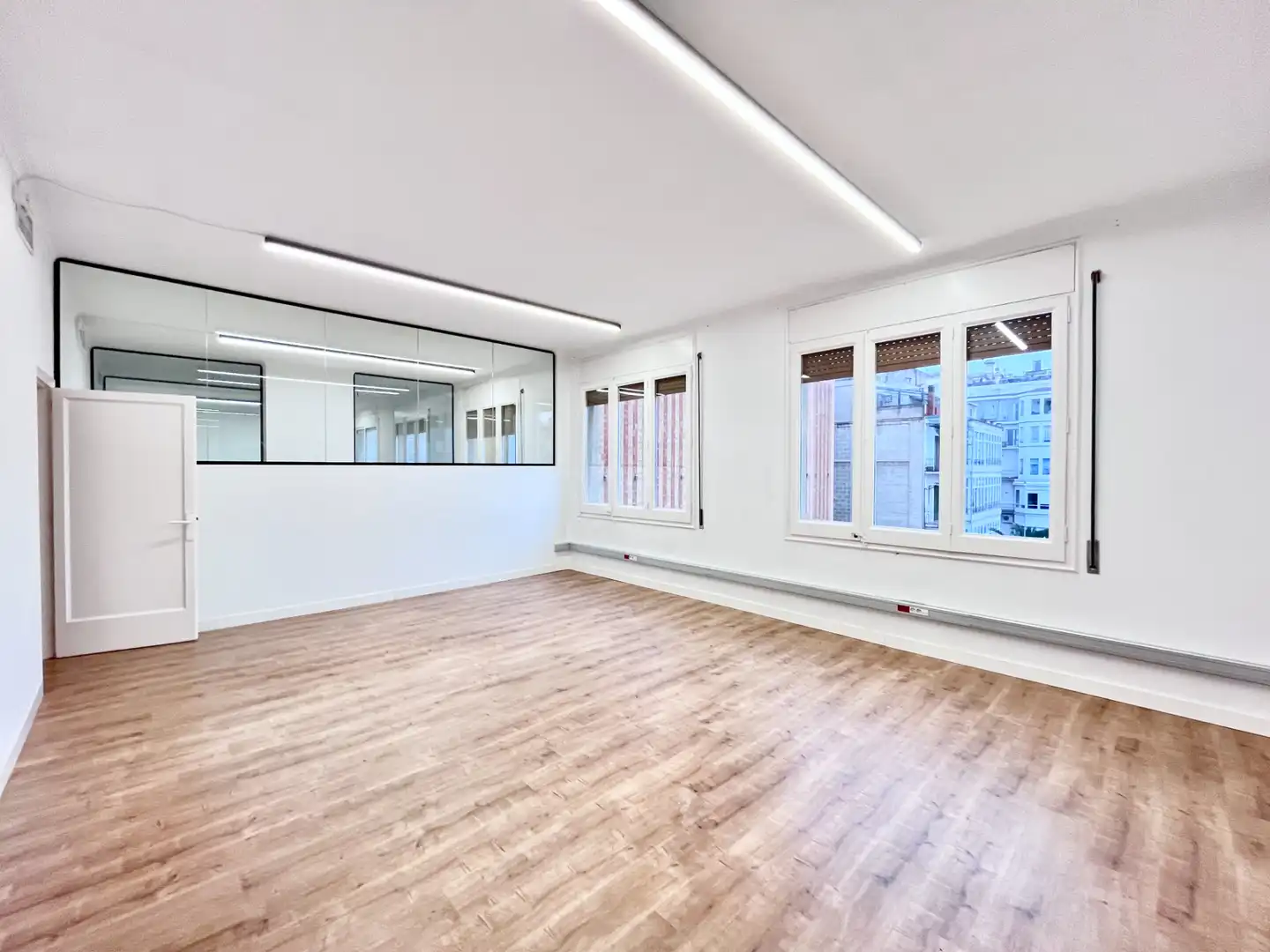Bureau avec ascenseur à louer à Passeig de Gràcia 78
