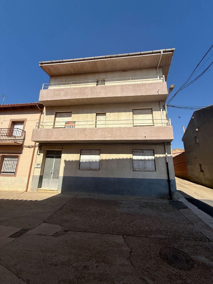 Vista exterior de Casa o xalet en venda en San Cristóbal de Entreviñas amb Moblat