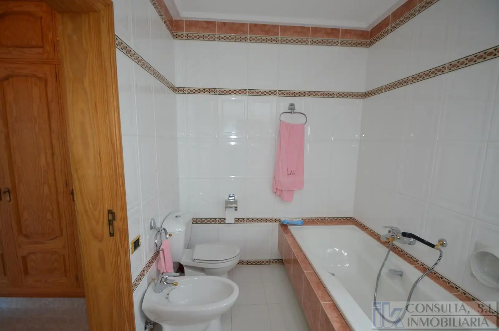 Bany de Casa o xalet en venda en Vinaròs amb Jardí privat, Terrassa i Piscina