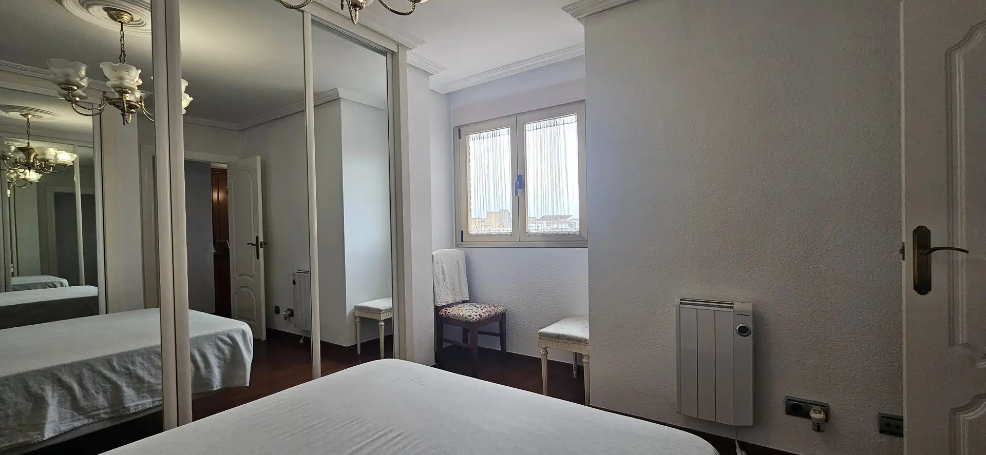 Schlafzimmer von Wohnung zum Verkauf in Benidorm mit Parkett, Schwimmbad und Möbliert