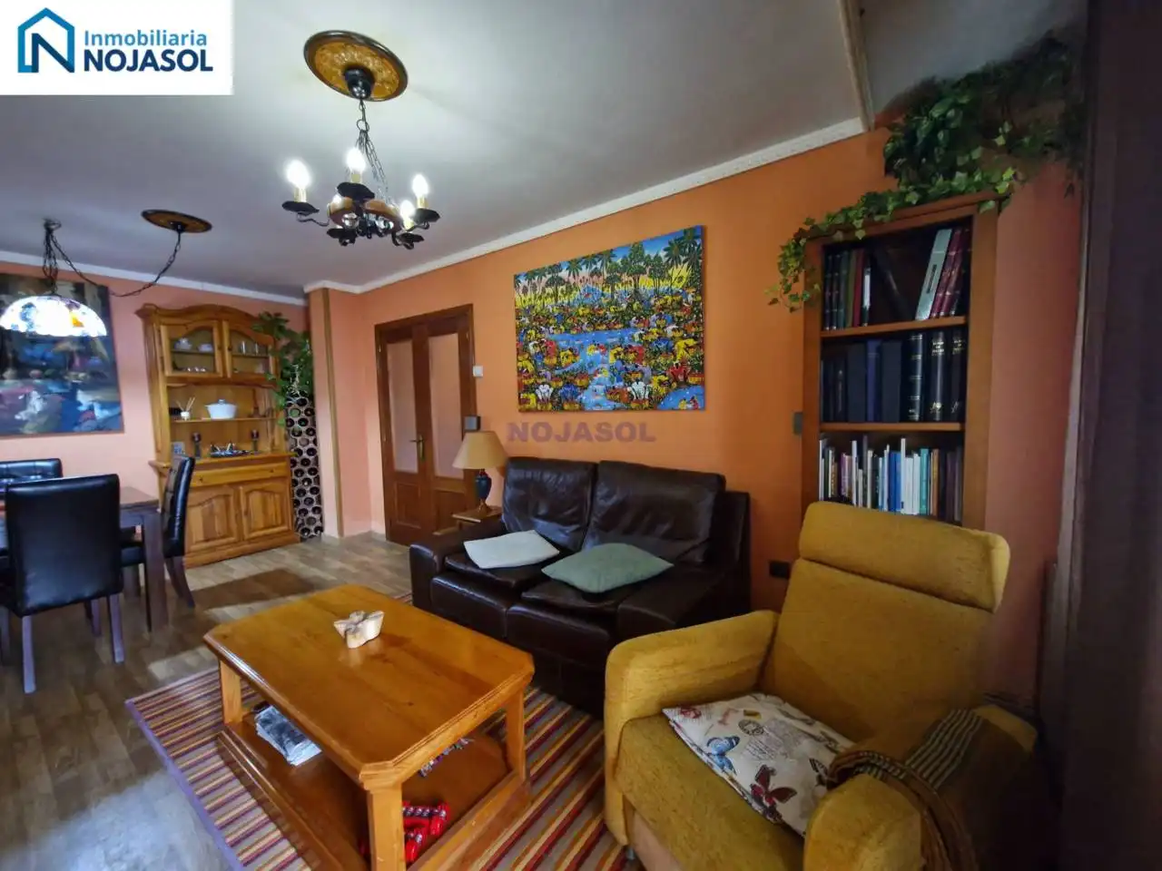 Sala d'estar de Apartament en venda en Noja amb Calefacció, Terrassa i Moblat