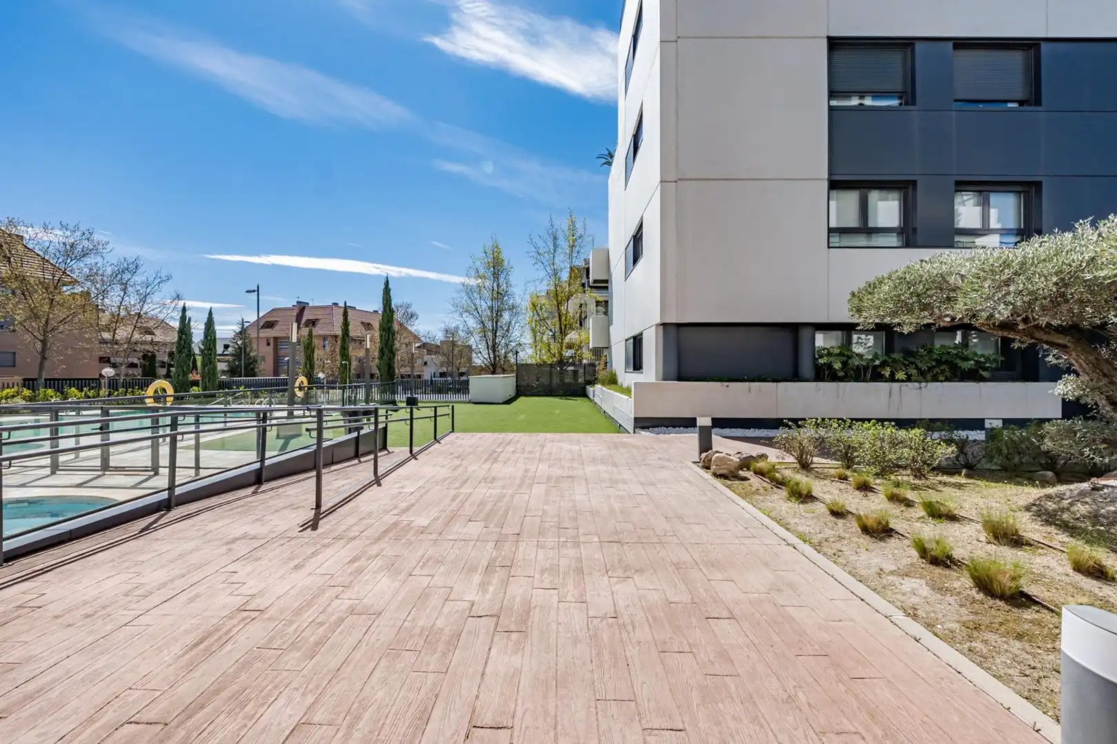 Terrasse von Wohnung zum Verkauf in Boadilla del Monte mit Klimaanlage, Heizung und Terrasse