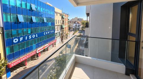 Foto 2 de Piso en venta en Avenida Condes de San Isidro, 48, Puerto Deportivo, Fuengirola