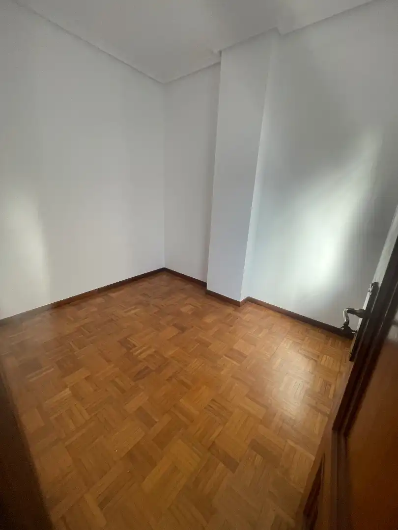 Wohnung zur Miete in O Carballiño   mit Parkett, Terrasse und Ofen