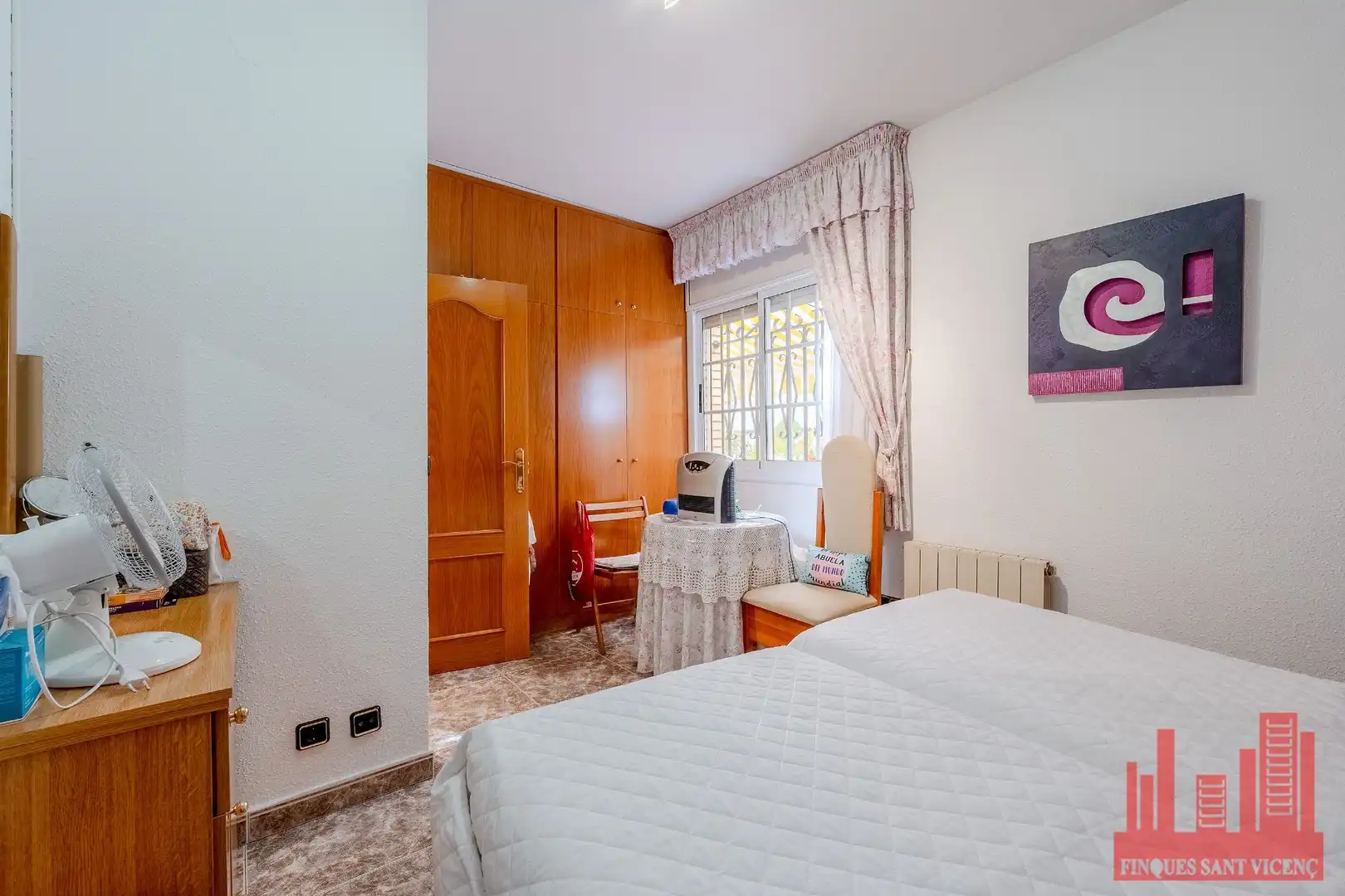 Habitación de Casa o chalet en venta en Sant Vicenç Dels Horts con Aire acondicionado, Calefacción y Terraza