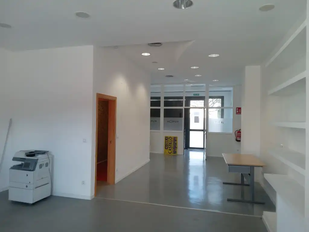 Local de alquiler en Burgos con Calefacción y Alarma