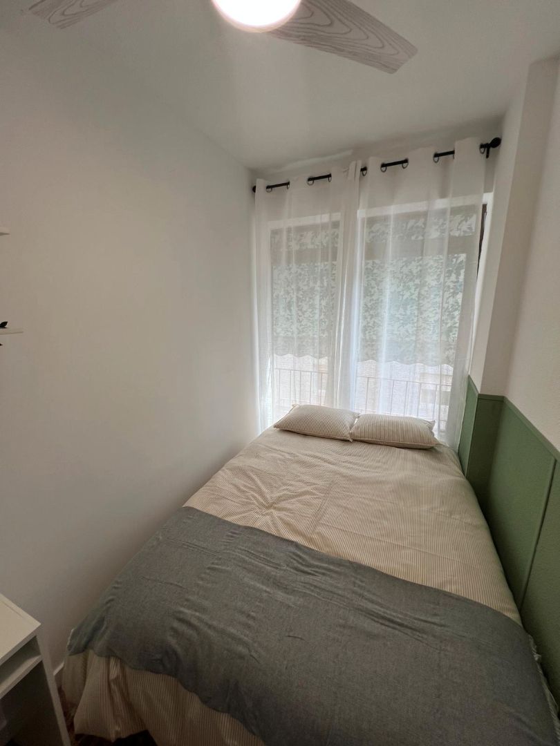 Dormitori de Pis per a compartir en Alicante / Alacant amb Terrassa, Moblat i Forn