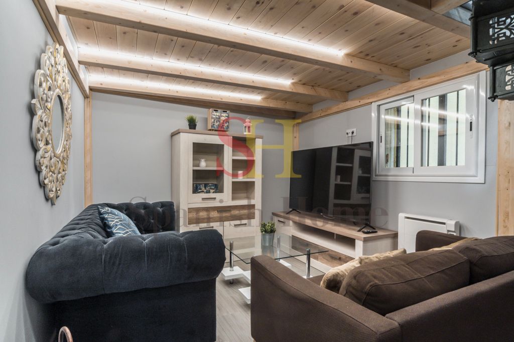 Sala d'estar de Apartament de lloguer en  Madrid Capital amb Calefacció, Moblat i Rentadora