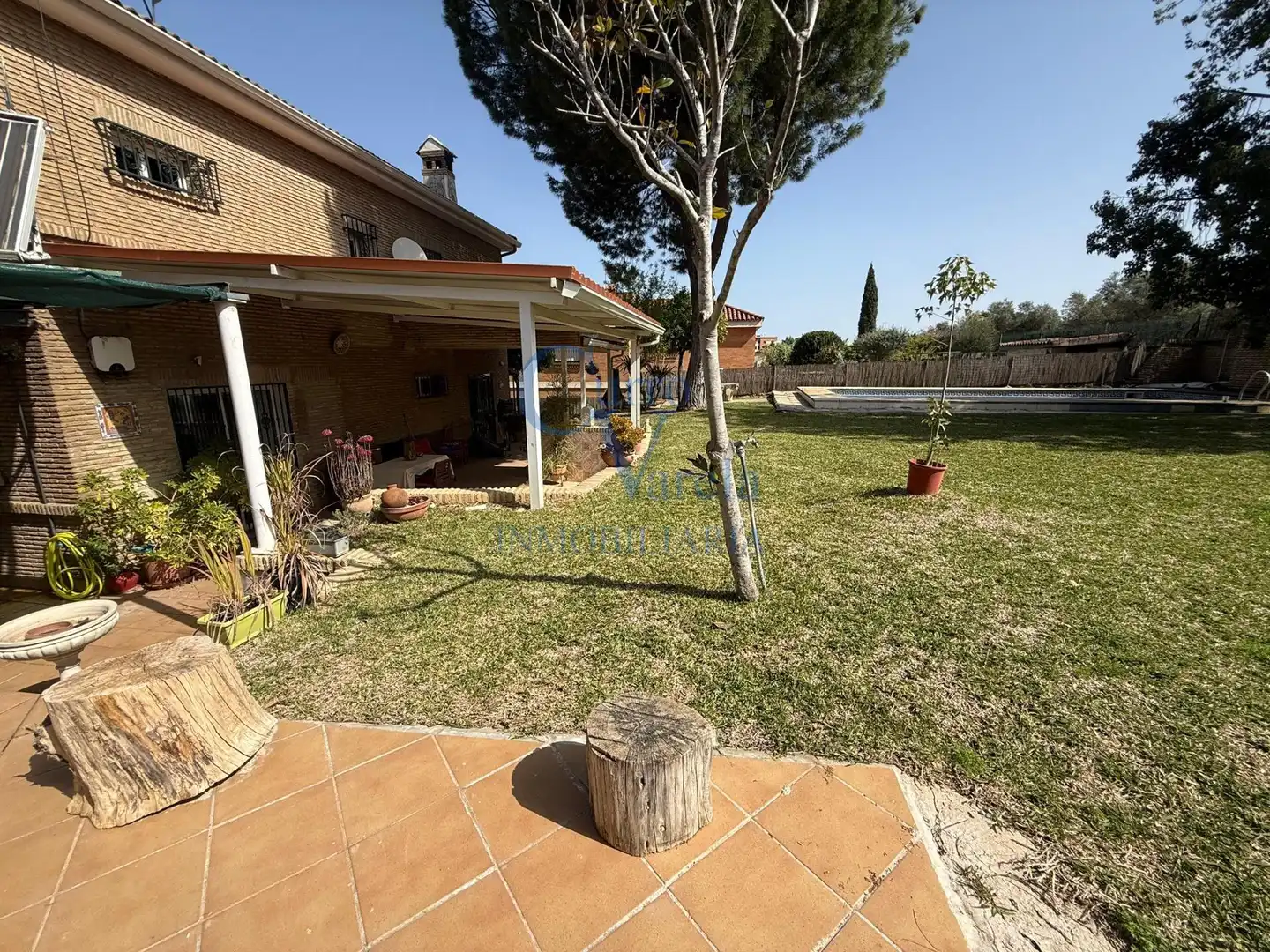 Jardín de Casa o chalet en venta en Montequinto con Aire acondicionado, Calefacción y Jardín privado