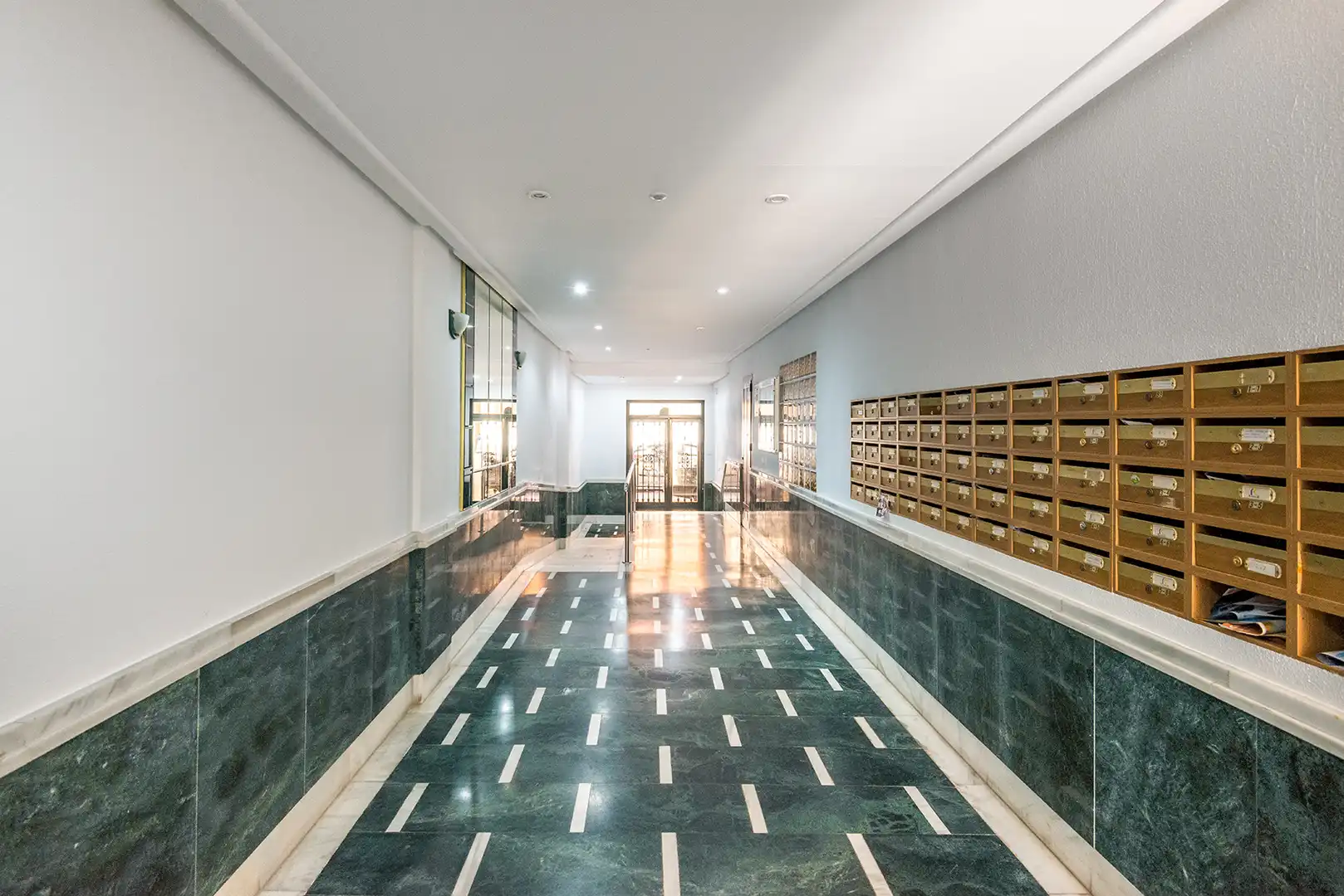 Apartamento con terraza en venta en Calle Patricio Zammit 61, imagen 33
