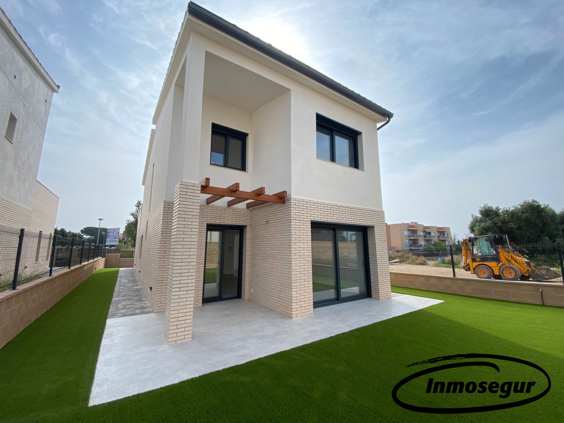 Vista exterior de Casa o xalet en venda en Cambrils amb Aire condicionat, Calefacció i Jardí privat