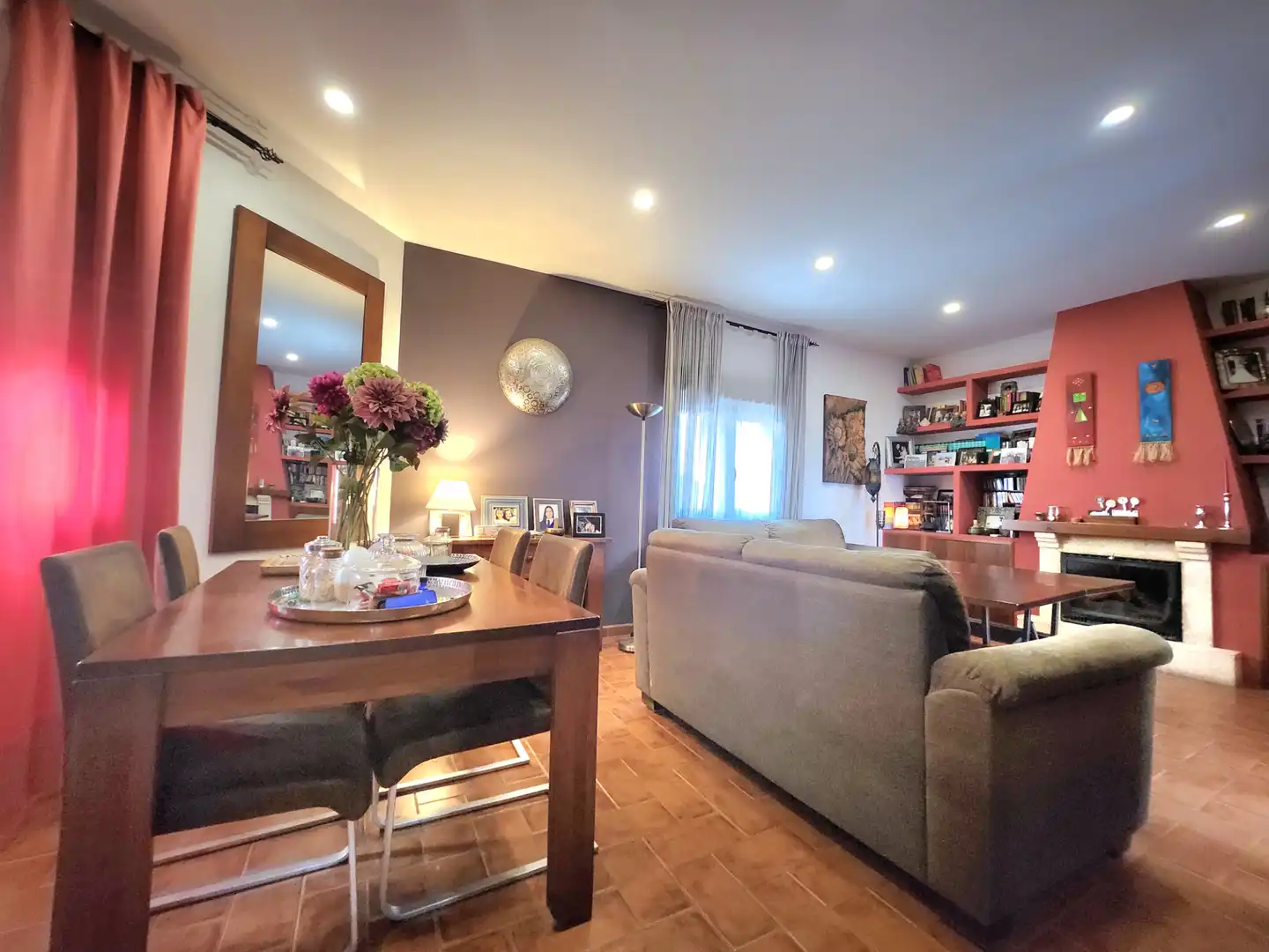 Sala d'estar de Casa adosada en venda en Alcalá de Guadaira amb Aire condicionat, Calefacció i Parquet
