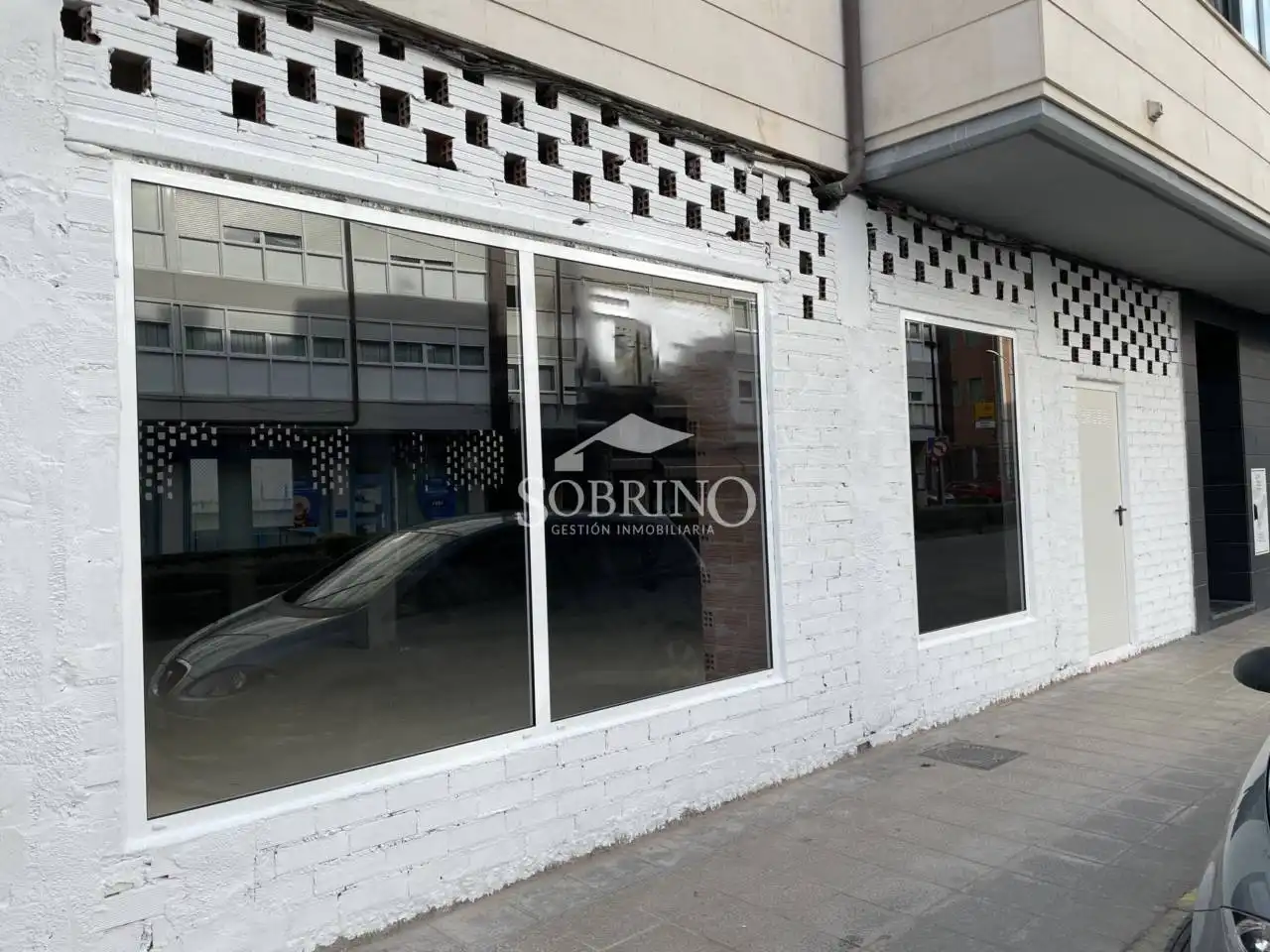 Business premises to rent in Avenida De La Paz 1, imagen 2