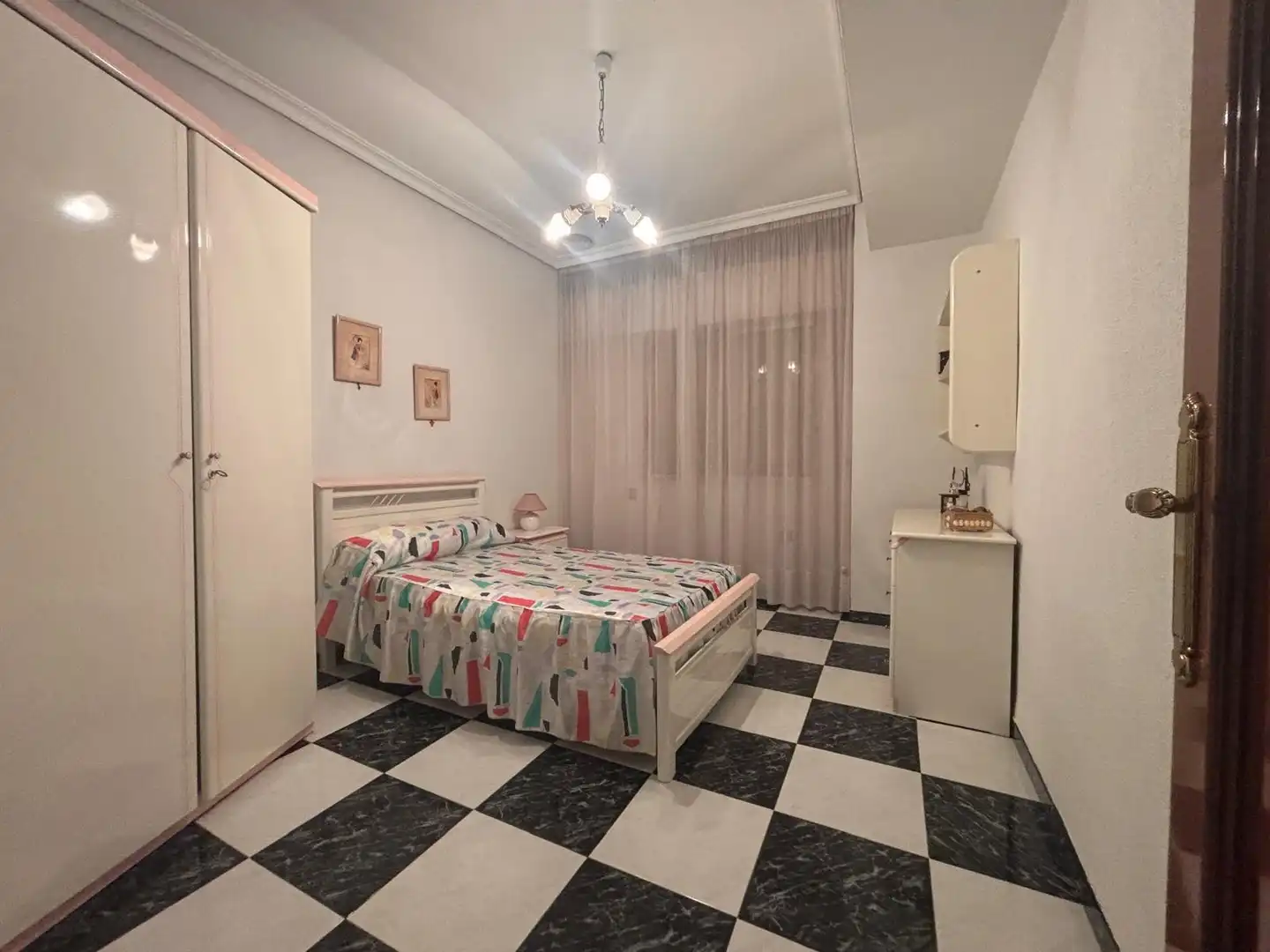 Habitación de Casa o chalet en venta en Casco Urbano