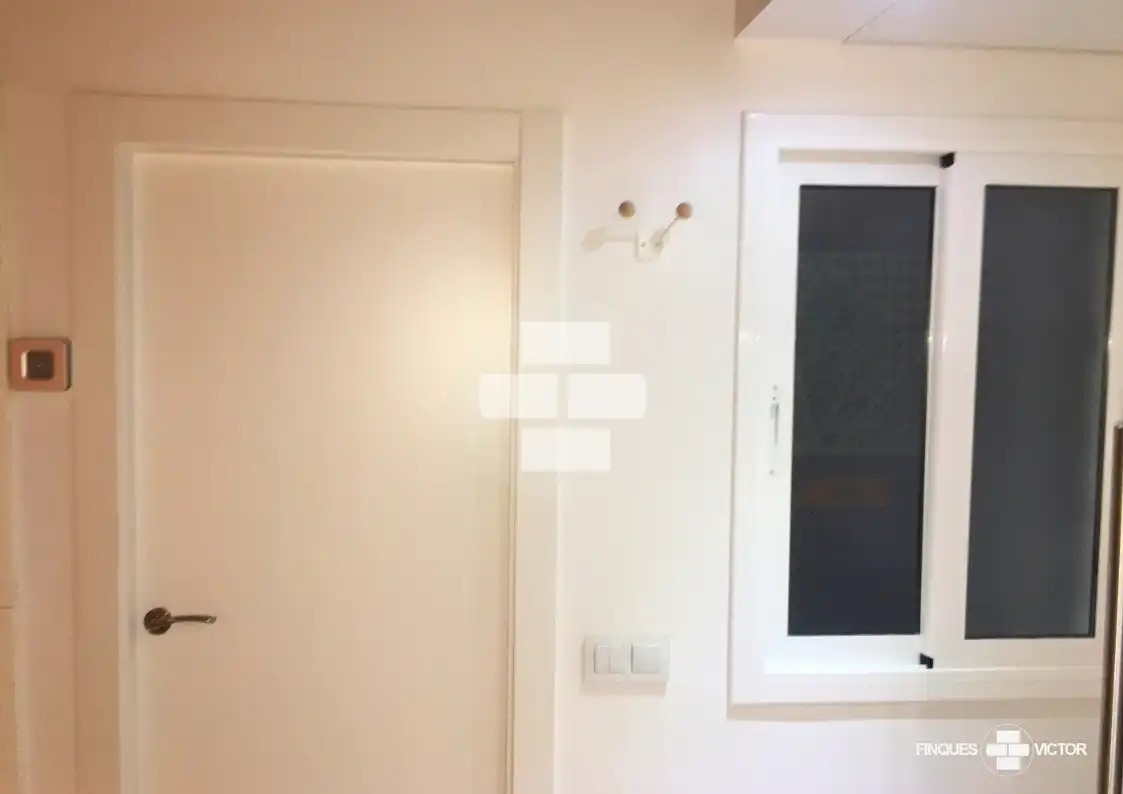 Wohnung zum Verkauf in Barcelona mit Parkett, Möbliert und Ofen