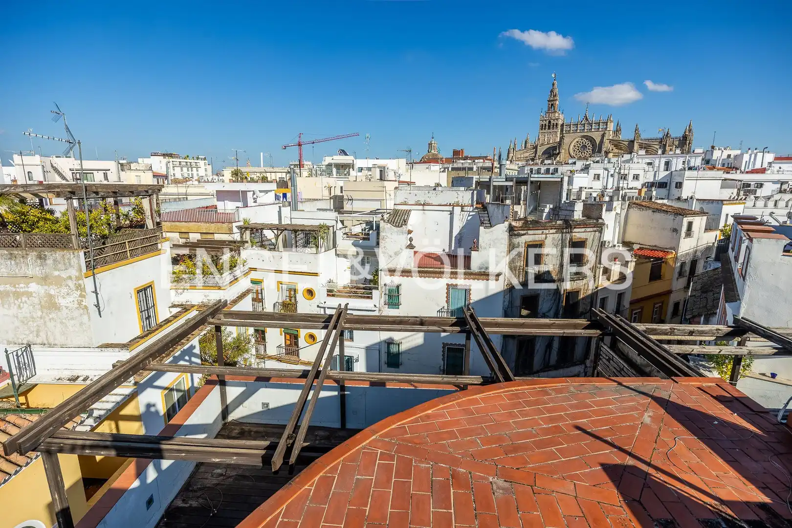 Exterior view of Houses for sale in Sevilla  with Air Conditioner, Heating and Storage room