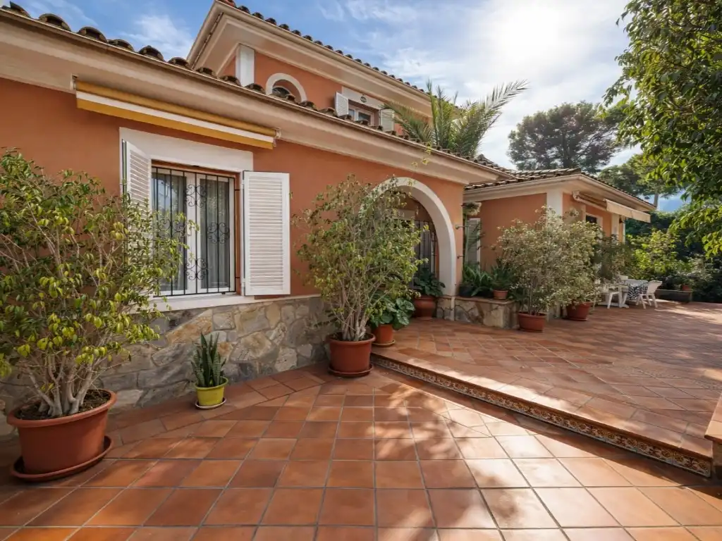 Chalet con terraza en venta en Gran Via Menorca /S. Ponsa