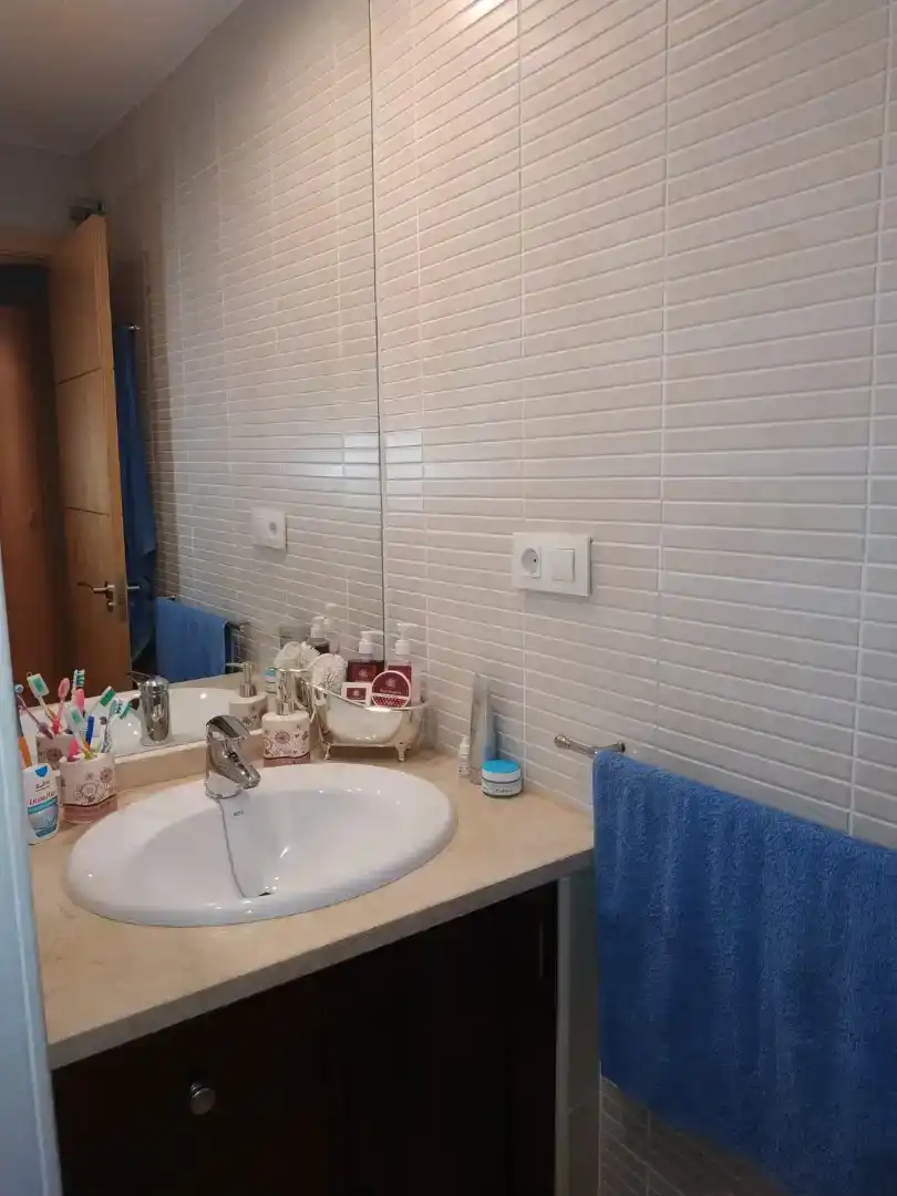 Badezimmer von Wohnung zur Miete in Carmona mit Klimaanlage