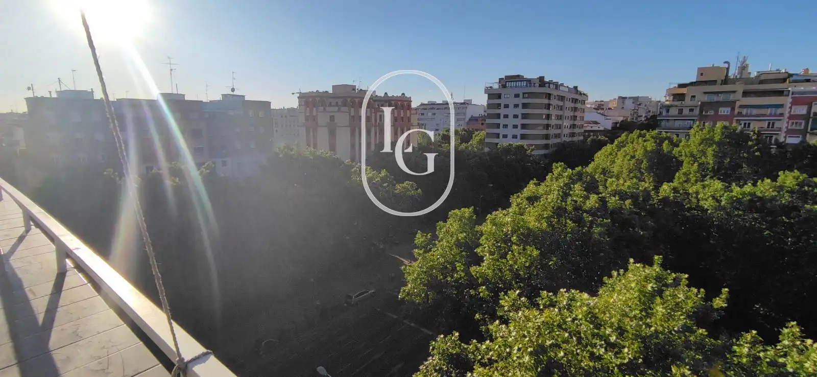 Außenansicht von Dachboden zur Miete in Madrid mit Heizung, Terrasse und Ofen