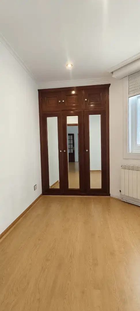 Dormitori de Pis en venda en A Coruña Capital  amb Calefacció i Forn