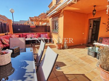 Adossat amb piscina en venda a Calle Naufragio 86