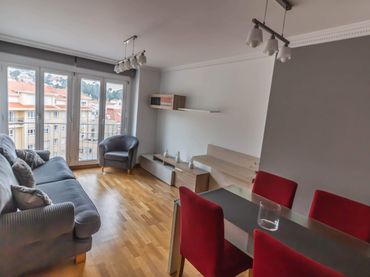 Piso con ascensor en venta en San Salvador - Caeira