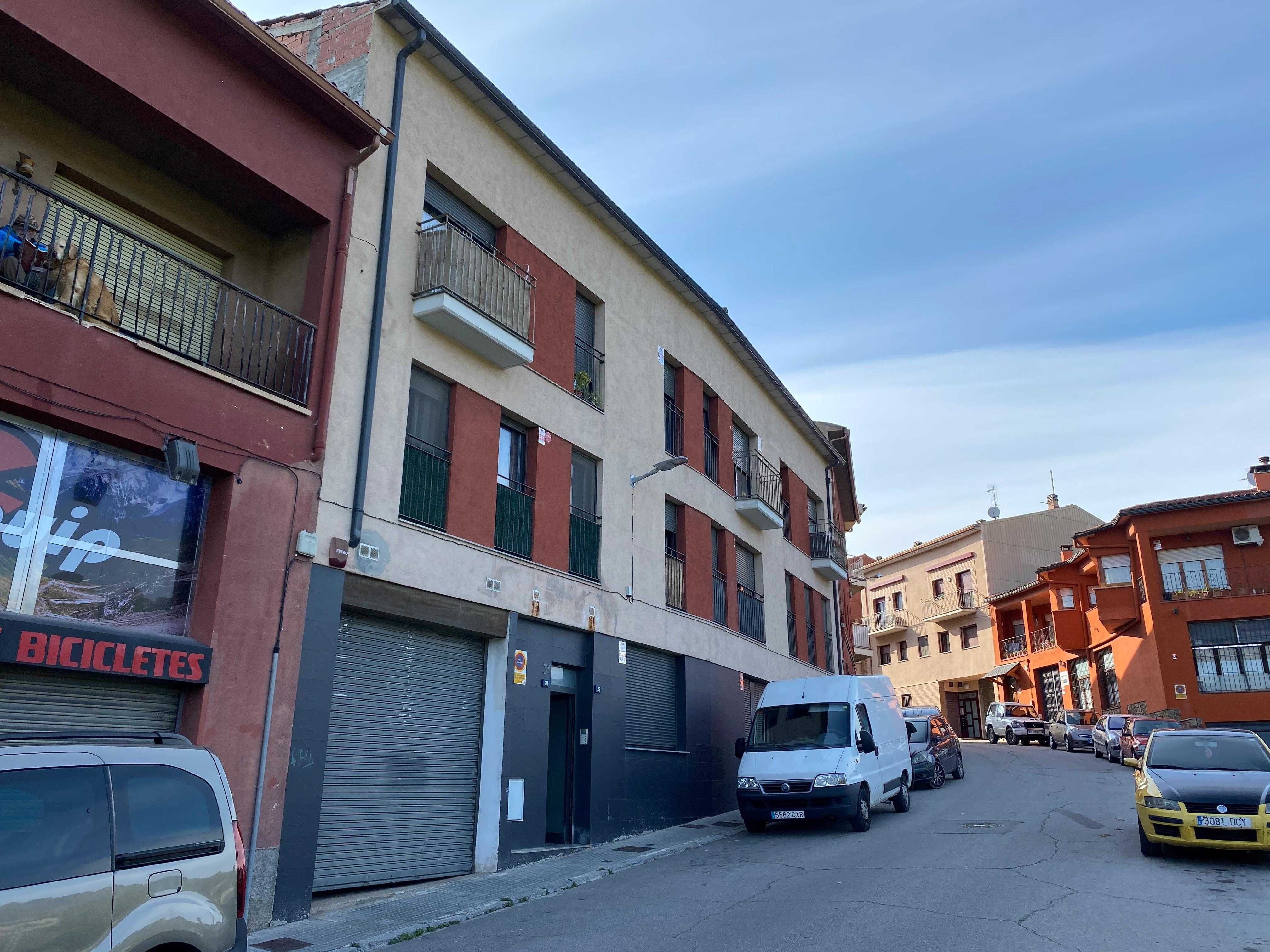 Außenansicht von Garage zum Verkauf in Centelles