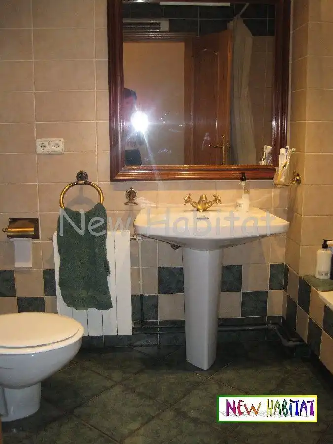 Baño de Piso en venta en Castellón de la Plana / Castelló de la Plana con Aire acondicionado, Calefacción y Terraza