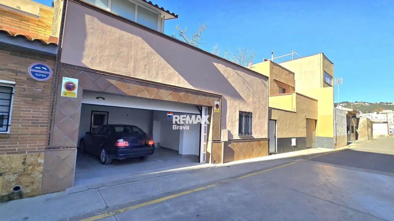 Aparcament de Casa o xalet en venda en Pineda de Mar amb Aire condicionat, Calefacció i Terrassa