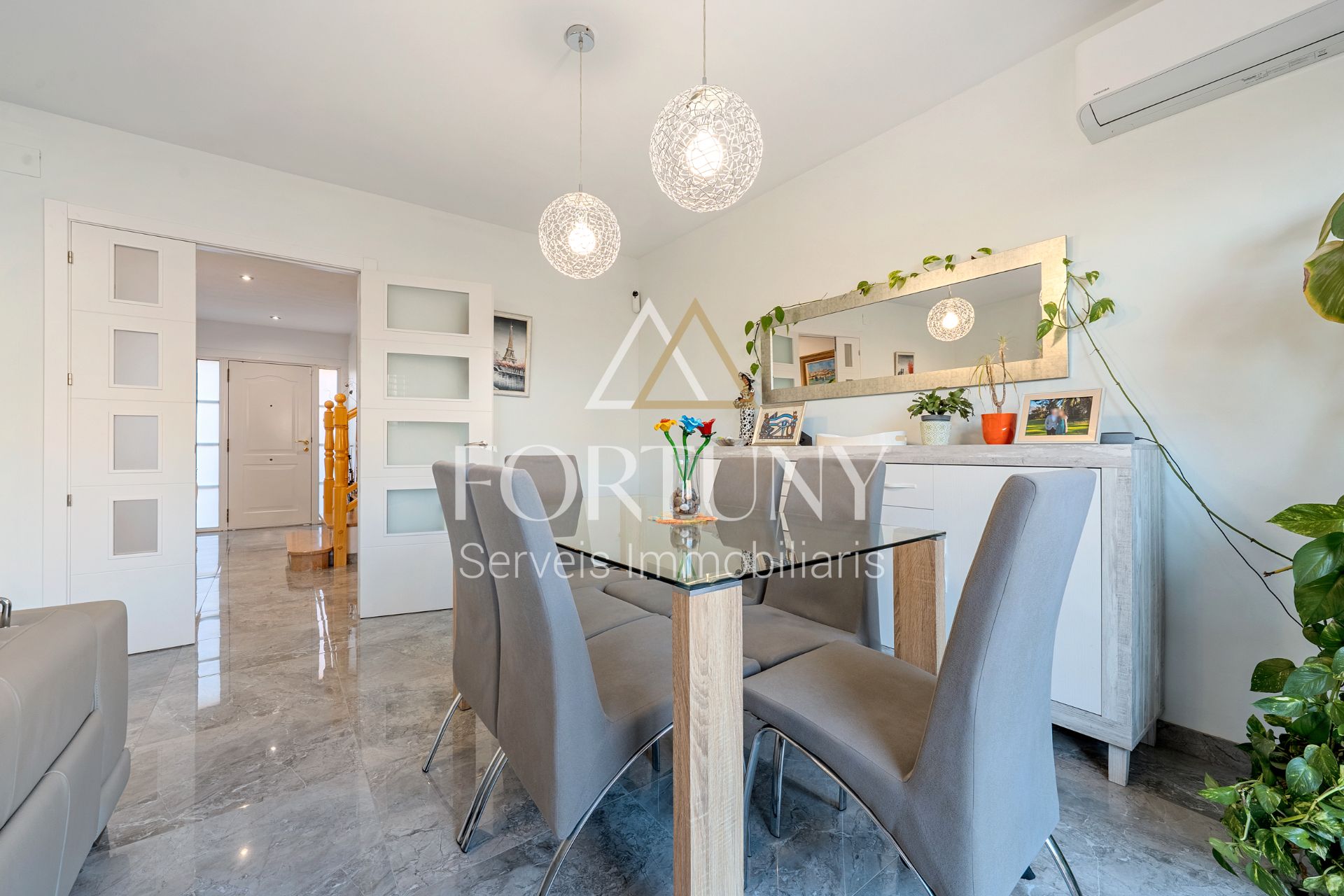 Comedor de Casa adosada en venta en Cambrils con Aire acondicionado, Calefacción y Jardín privado