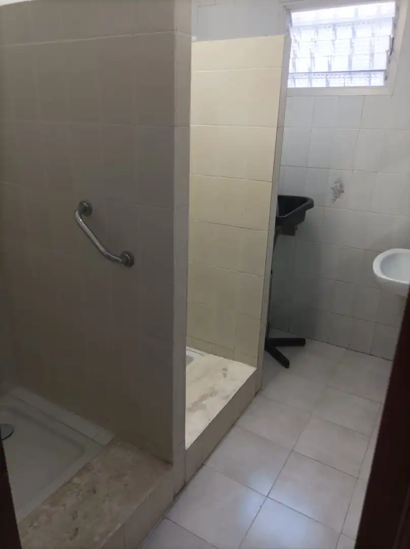 Baño de Piso en venta en Valencia con Terraza y Balcón