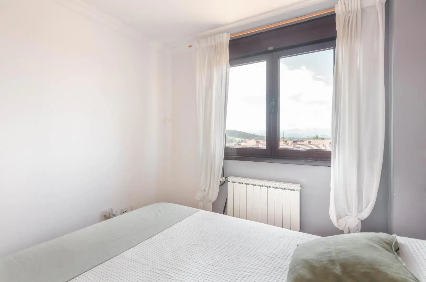 Habitación de Piso en venta en Llanera con Calefacción, Trastero y Amueblado