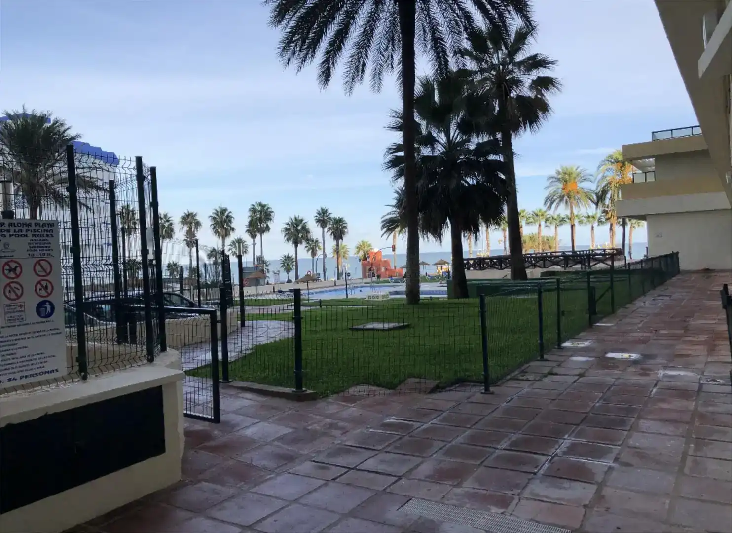 Außenansicht von Wohnungen zum Verkauf in Benalmádena mit Schwimmbad und Balkon
