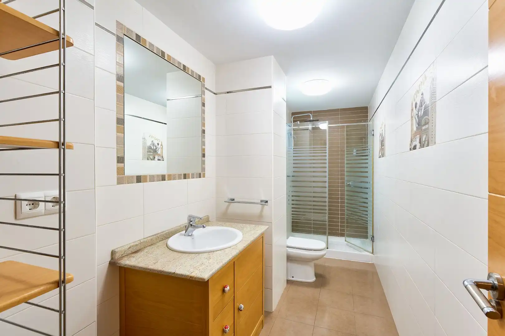 Bany de Casa o xalet en venda en Málaga amb Aire condicionat, Calefacció i Jardí privat