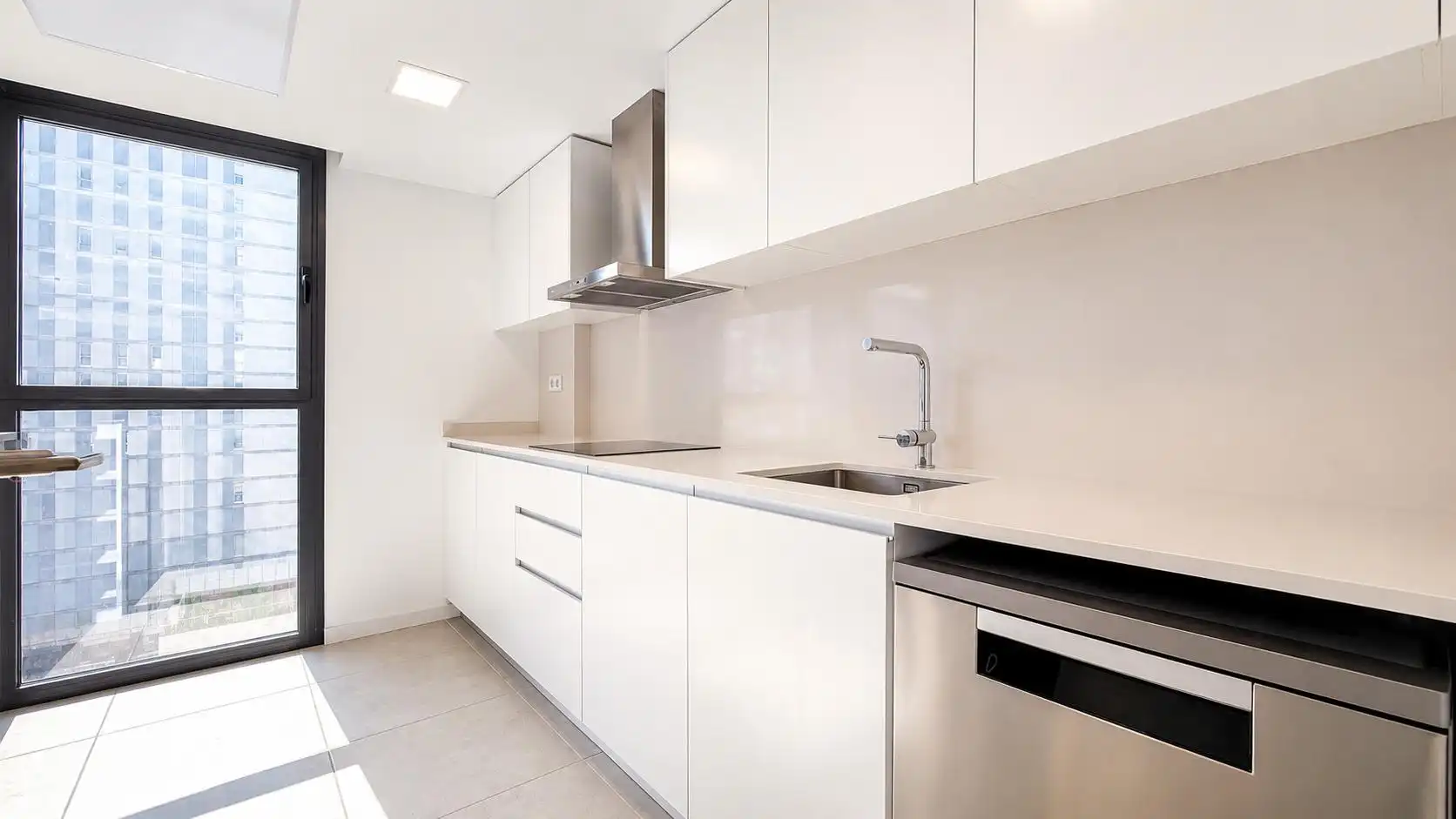 Küche von Wohnung zur Miete in Valencia mit Klimaanlage, Terrasse und Balkon