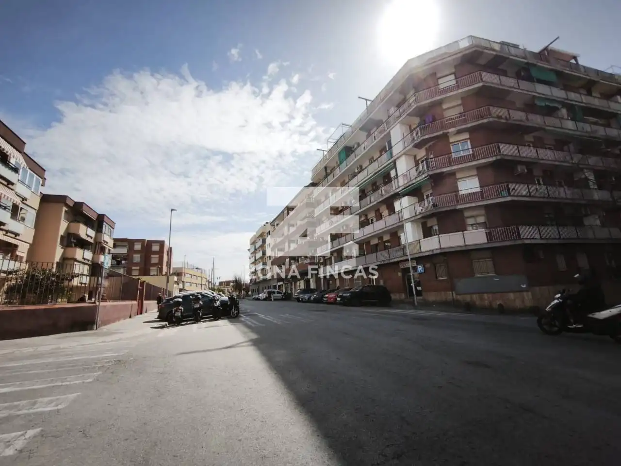 Vista exterior de Pis en venda en Santa Coloma de Gramenet amb Aire condicionat i Terrassa
