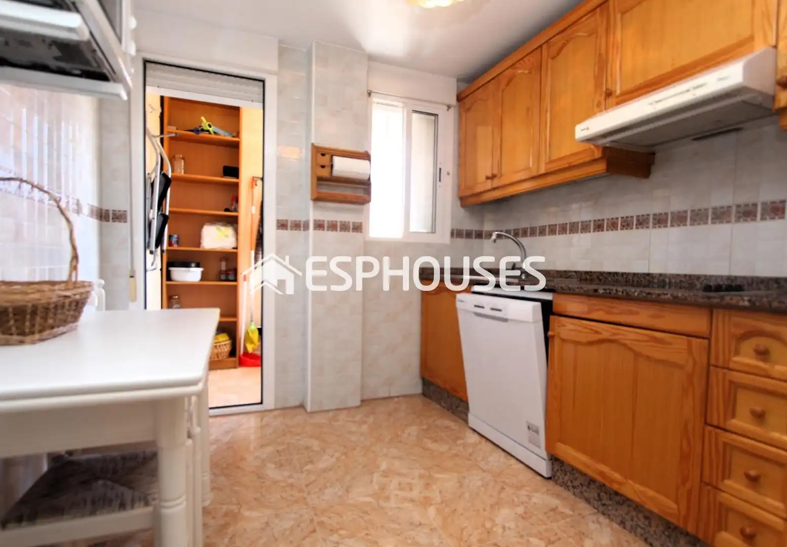 Cocina de Apartamento en venta en Guardamar del Segura con Terraza, Amueblado y Balcón