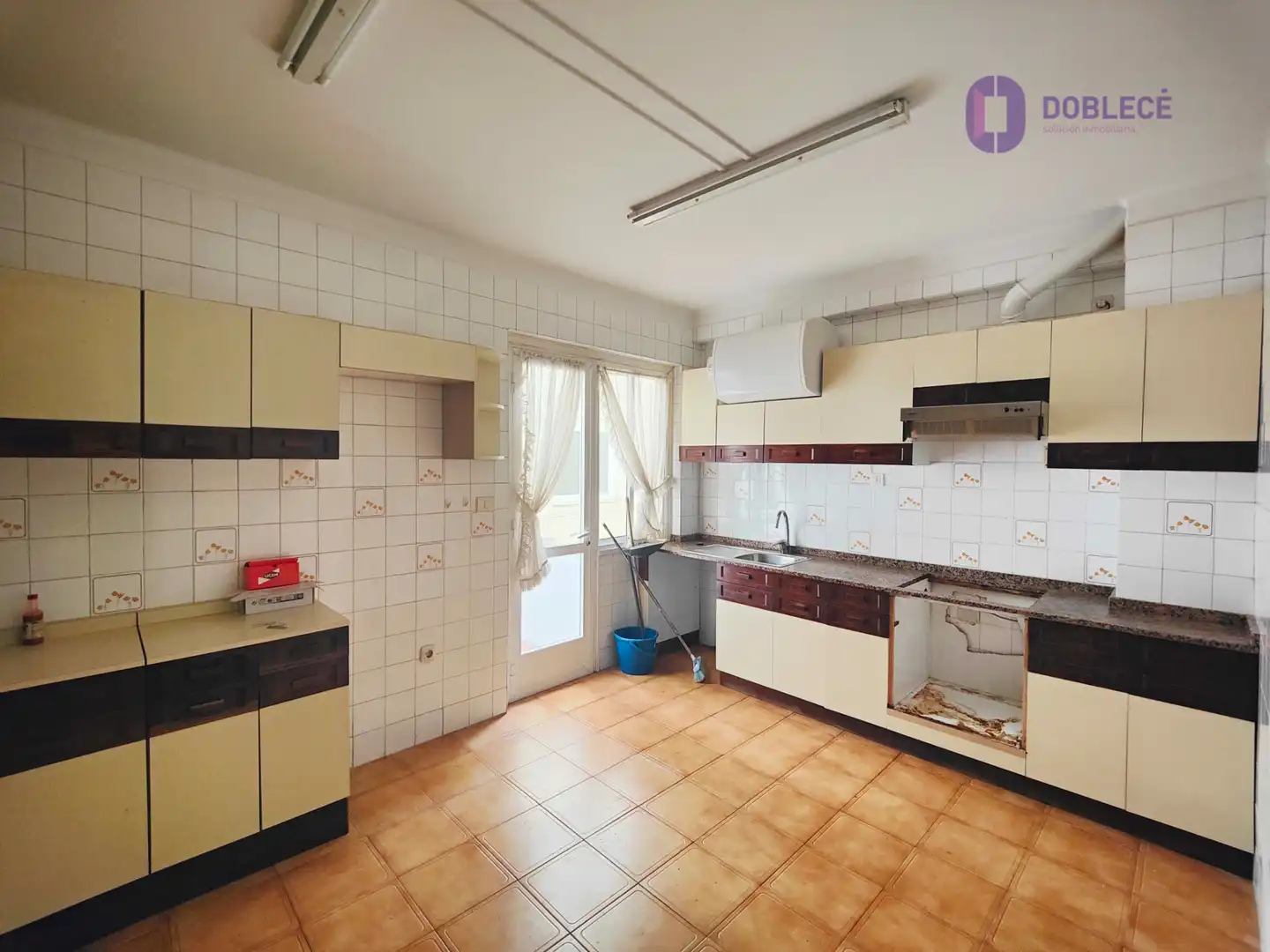 Cocina de Piso en venta en Vigo  con Calefacción, Parquet y Internet