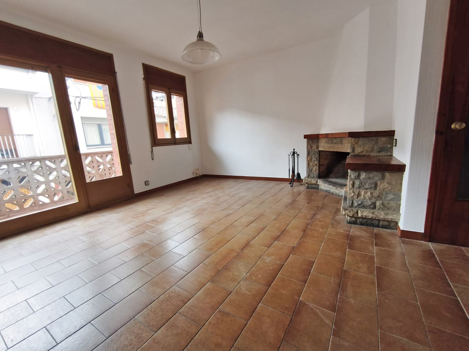 Sala d'estar de Casa o xalet en venda en Roda de Ter amb Calefacció