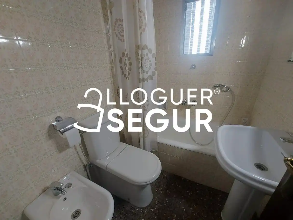 Bany de Pis de lloguer en Barcelona amb Aire condicionat, Calefacció i Terrassa