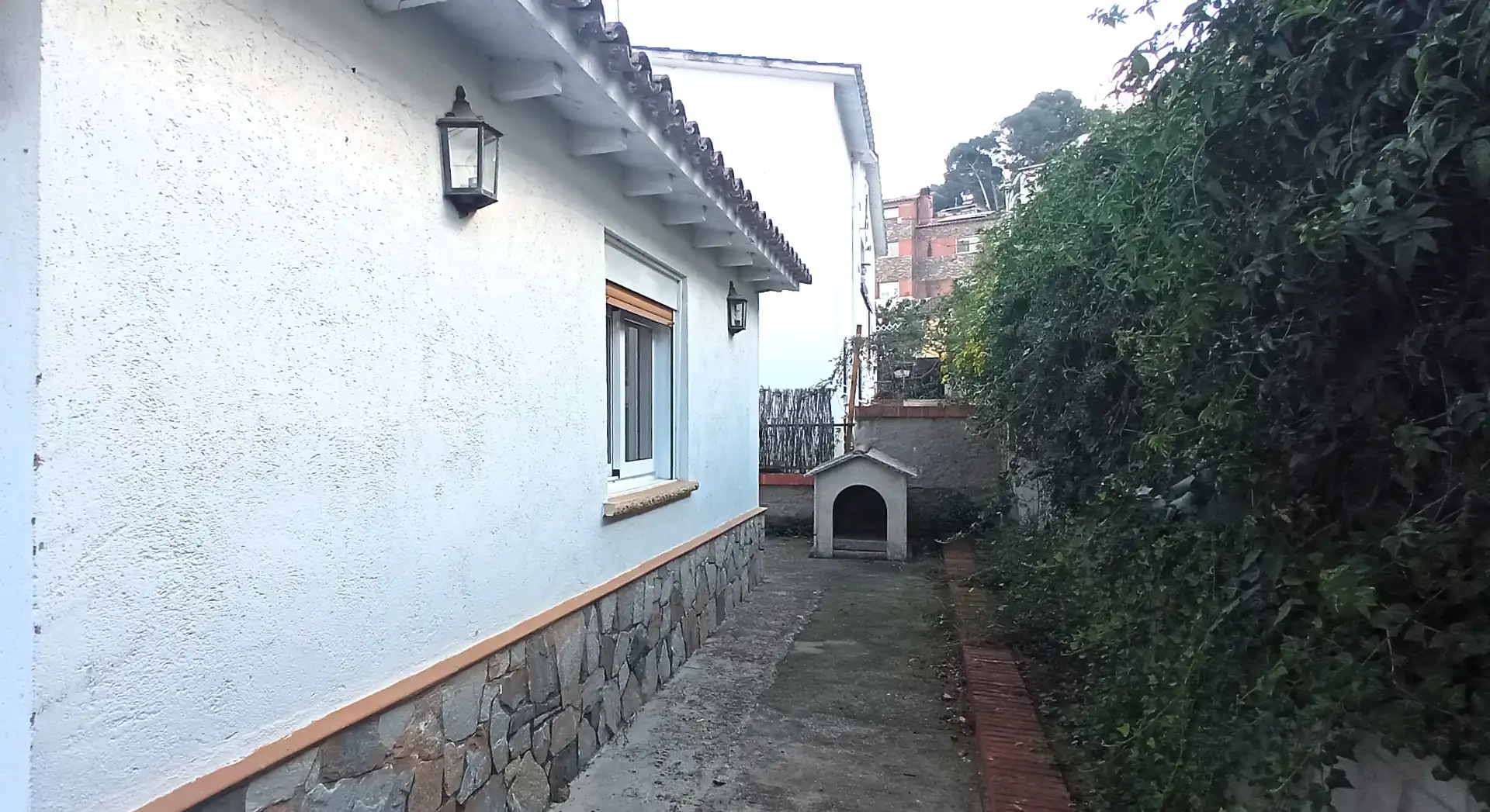 Vista exterior de Casa o xalet en venda en Cerdanyola del Vallès amb Calefacció i Terrassa
